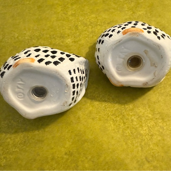 Vintage Speckled Hens Shaped pepper and salt shakers by Jay Ceramics. - Picture 4 of 6